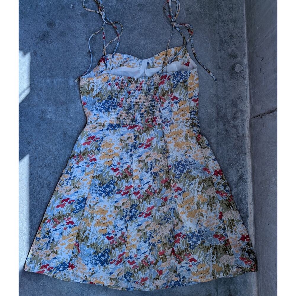 CIDER Ditsy Floral Dress Size Medium Tie Straps Spring Flower Print Flowy Airy - Picture 4 of 11